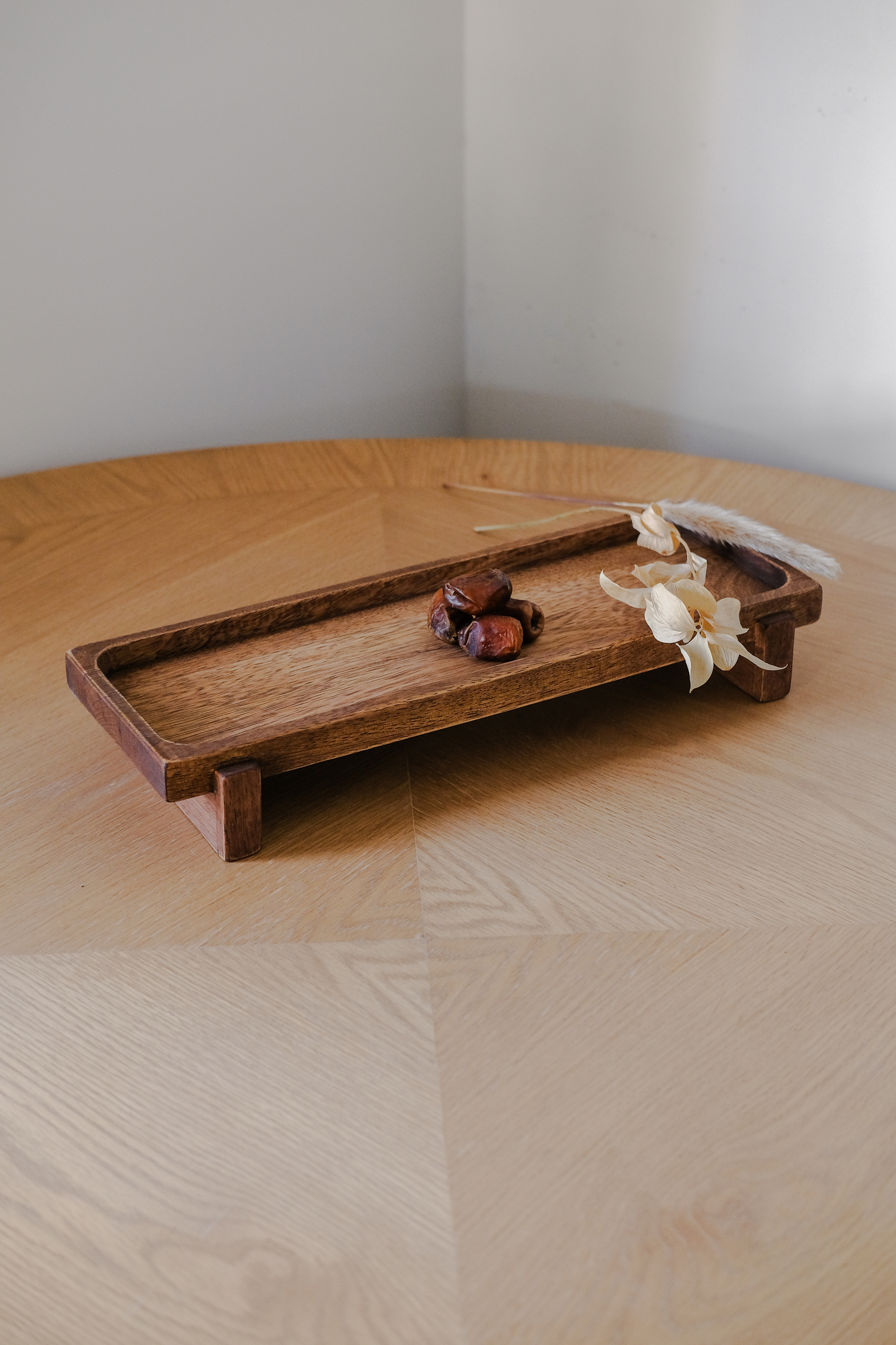 Mango tray stand